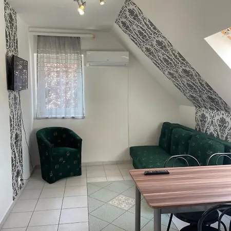 Zámor 10 Apartmant *